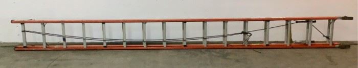 Located in: Chattanooga, TN
MFG Louisville
32' Fiberglass Extension Ladder
**Sold as is Where is**

SKU: O-WALL
