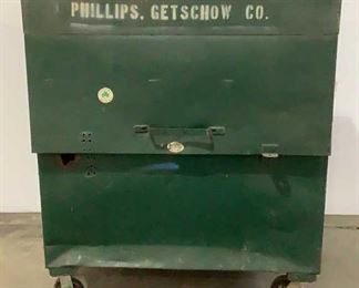 Located in: Chattanooga, TN
Rolling Tool Chest
Size (WDH) 49"W x 30-1/2"D x 54-1/2"H
**Sold as is Where is**

SKU: A-4