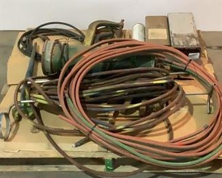 7 Image(s)
Located in: Chattanooga, TN
Assorted Welding Supplies
Lot Includes:
Electrodes
Oxygen And Acetylene Hose
Rod Oven
C-Clamps
**Sold as is Where is**

SKU: H-6-C