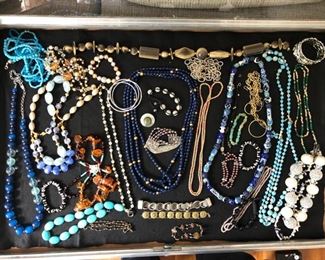 Many Lots of Vintage Costume Jewelry 
