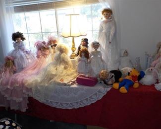 Lots of Nice Dolls that have been in boxes so they are in like-new condition