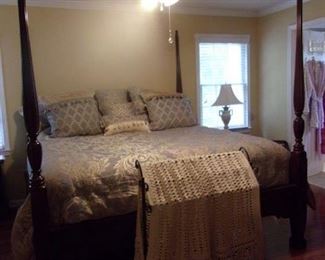 BASSETT California King Poster Bed