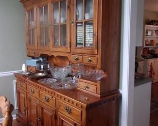 Matching 2 PC Hutch