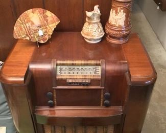Philco Radio with phonograph