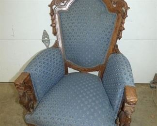 WALNUT VICT. CARVED CHAIR