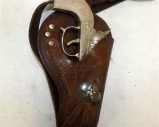 COWBOY CAP GUN W/HOLSTER