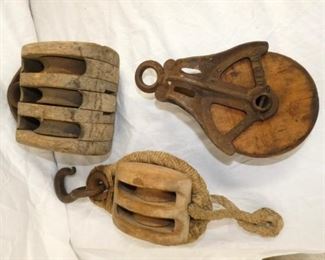 COLLECTION WOODEN PULLEYS