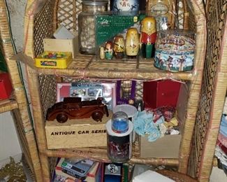 Variety of collectibles, Christmas & games