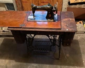 antique singer sewing machine
