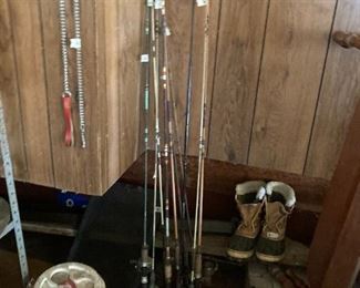 VINTAGE RETRO BAR COIN SLOT POOL TABLE IN WORKING CONDITION