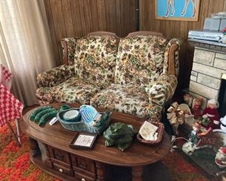 LOVESEAT - COFFEE TABLE