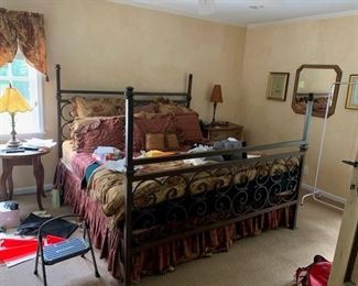 queen bed / vintage iron frame  / table lamps