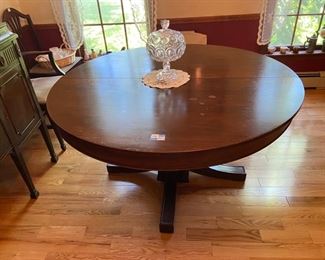 Antique Mahogany Dining Table with 3 leaves