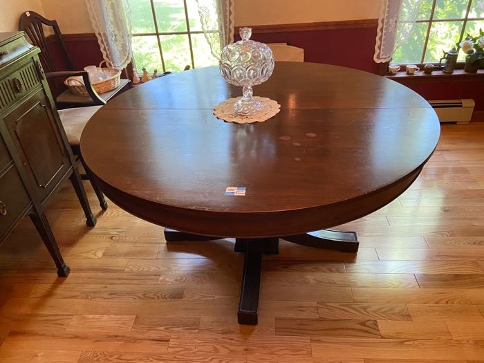Antique Mahogany Dining Table with 3 leaves