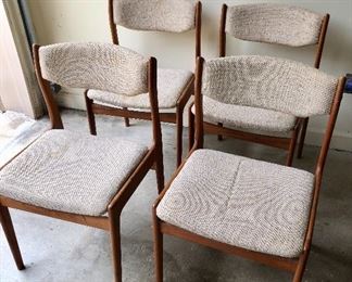 $200 - 4 chairs; KS#144; Made in Thailand; 31" H x 19" W x 19" D (18" seat height); as is; Pickup in NWDC