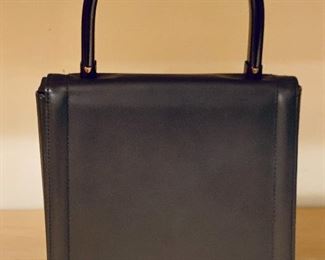 $85 - Stuart Weitzman leather handle bag KS#33    12"H x 7.5"W