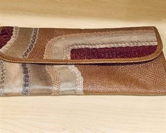 $70 - Carlos Falchi lizard trimmed leather flapped envelope/clutch KS#44;    6"H x 12"W