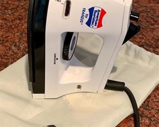 $20 - Vintage American Tourister by Franzus travel iron for Europe 