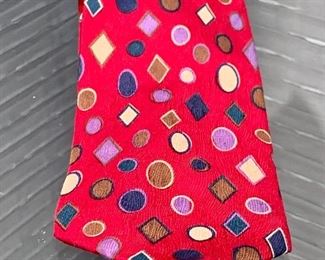 $15 - Z Uomo red print silk tie