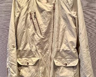  $60 -    Size M aB brand lightweight coat; nylon and polyester