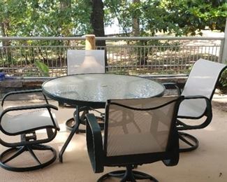 Patio table, 4 chairs