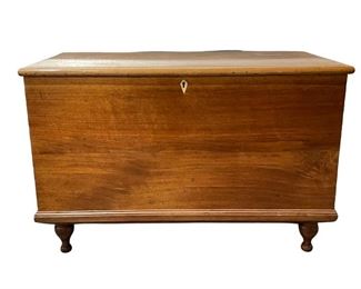 Pine Blanket Chest on Turned Feet