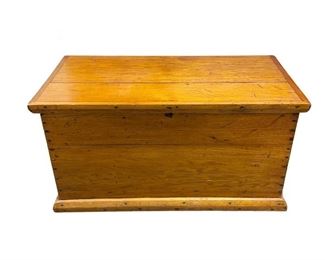 Pine Blanket Chest with Handles