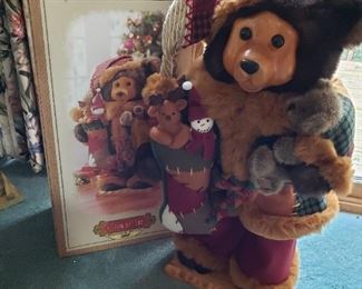 LARGE COLLECTIBLE WOODLAND BEAR