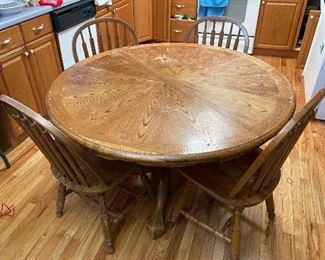 Oak table with 4 chairs 