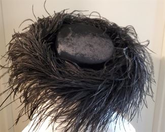 Fabulous vintage ladies hat with ostrich feathers