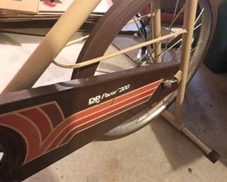 DP Pacer 200 Stationary Bike 2/2