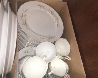 Golden Harvest China Set 3/4
