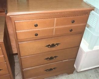 Bedroom Furniture Set 2/4