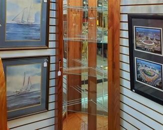 Several high quality curio's in this sale! All very nice.