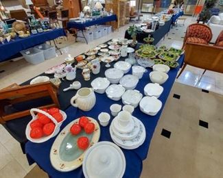 Lots of corning ware, etc.