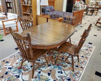 Dining room set and large area rug!