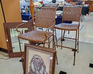 Love these barstools!  The heavy metal mirror on the left side is very unique - has jungle animals engraved in the mirror - goes perfect with this lion picture!