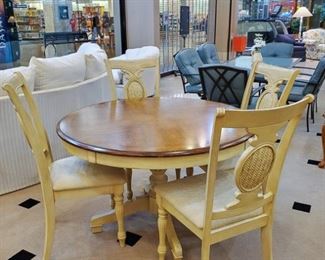 One of my personal favorites in this sale!  Hillsdale Furniture Cumberland Collection 48" round pedestal table and four chairs.  Excellent condition!