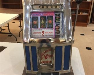 Vintage Miles(?) Nickel slot machine. Looks great no key.