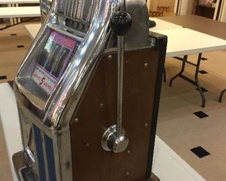 Vintage Miles(?) Nickel slot machine. Looks great, no key.