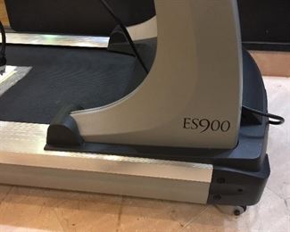 Amazing  like new True ES 900 Treadmill very low hours!