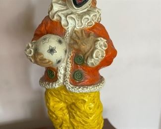 KENDRICK CLOWN STATUE PLASTER/CHALK