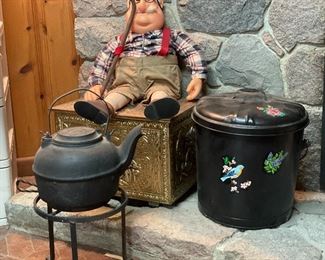 VTG CAST IRON TEA KETTLE TEAPOT FARMHOUSE DECOR FIREPLACE DECOR