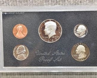 Vintage United States 1983 Proof Set | in Box | 5.25"