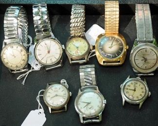 NICE SELECTION OF MEN'S WRISTWATCHES 