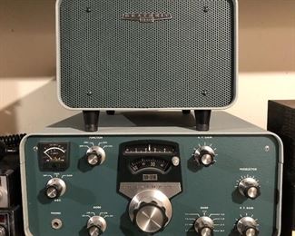 Heathkit SB-600 speaker ; Heathkit SB-310 shortwave receiver.