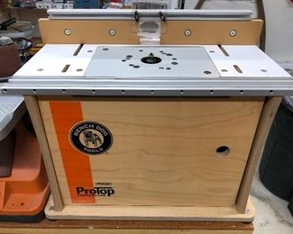 Bench Dog model RT150 router table.