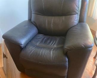 FLEXSTEEL Leather Powered Oversized Recliner