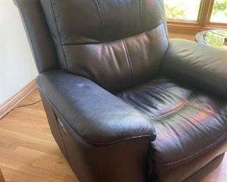 FLEXSTEEL Leather Powered Oversized Recliner