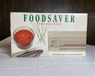 Food Saver vacuum packing system